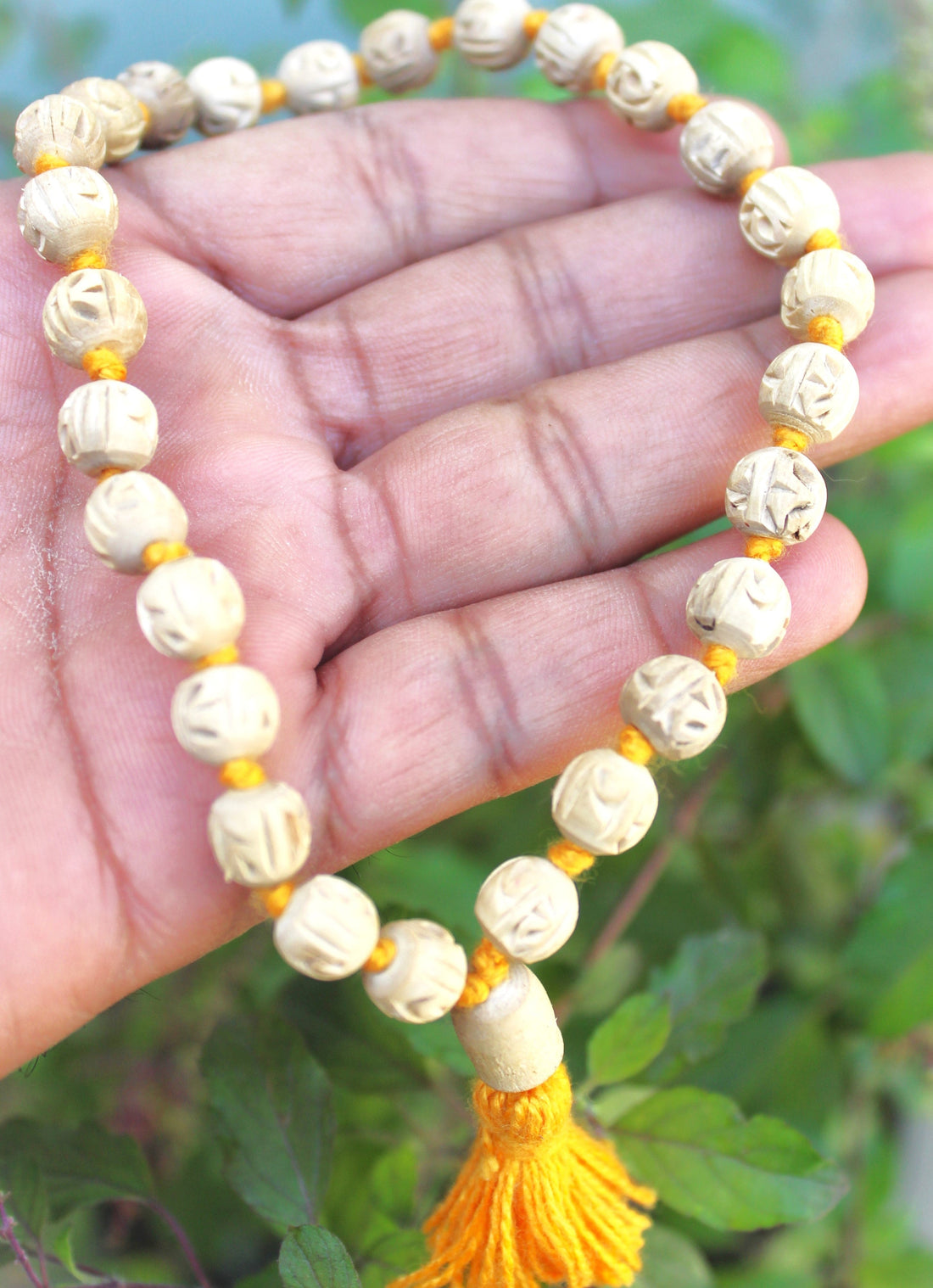 बच्चों और बड़ों के लिए तुलसी माला के फायदे